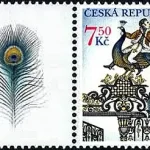 Brama z pawiem - znaczek z dodatkowymi przywieszkami do personalizacji