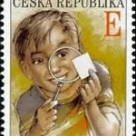 Dzieci ze znaczkami pocztowymi