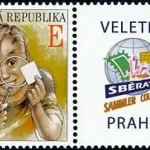 Dzieci ze znaczkami pocztowymi